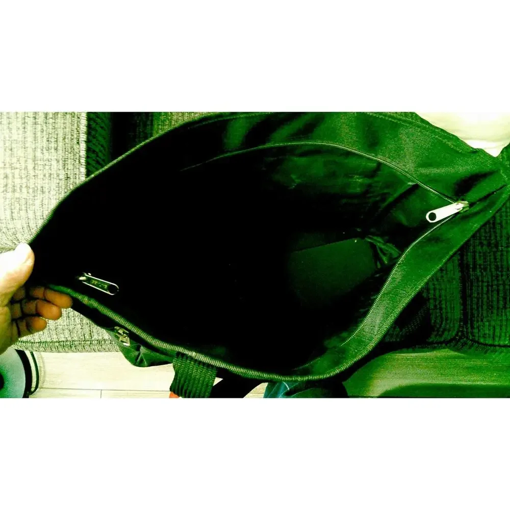 Super Bowl XXXVI Vintage Black Shoulder Travel Bag Patriots vs Rams 2002